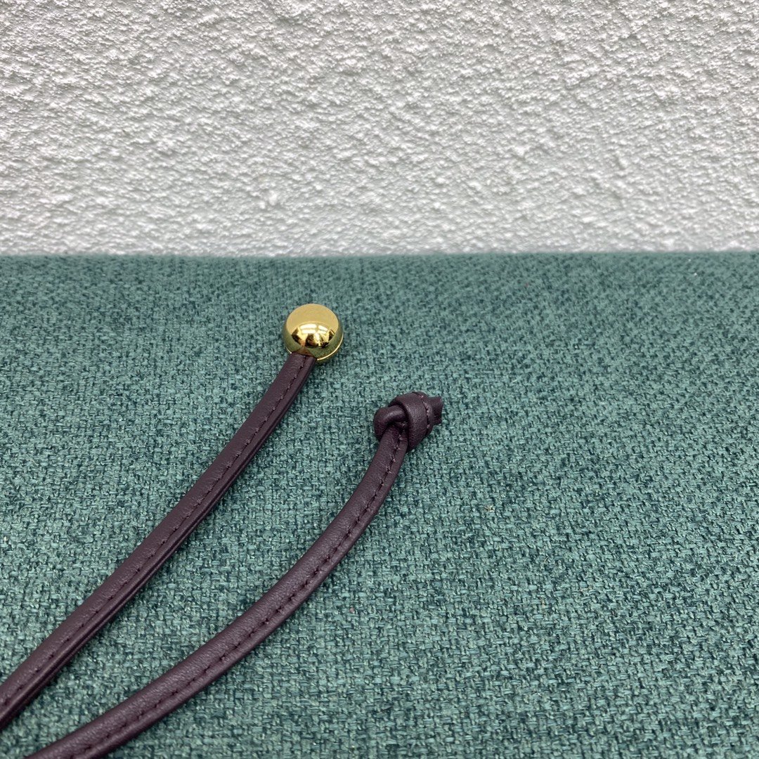 Bottega Veneta Medium Pouch Purple. For Women. Women's Bags 15.7in/40cm - Soul Replicas