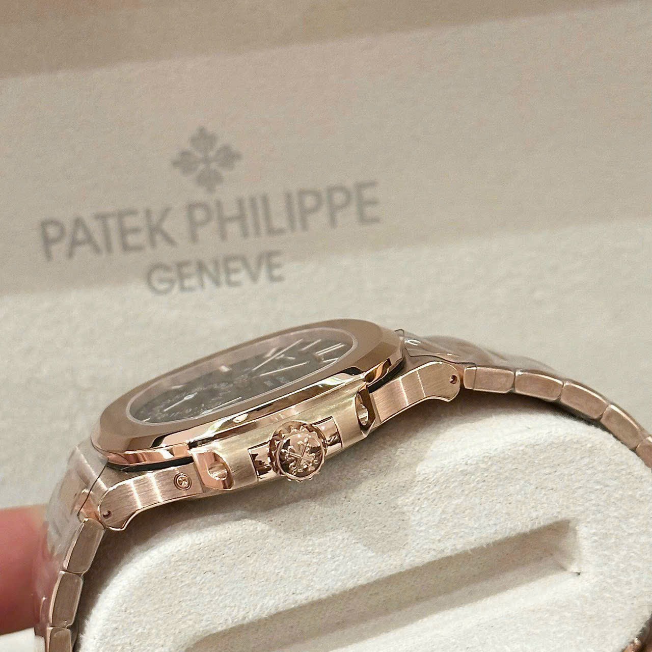 Patek Philippe Nautilus 5712 Gold Wrapped Chocolate Dial GRF 40mm - Soul Replicas