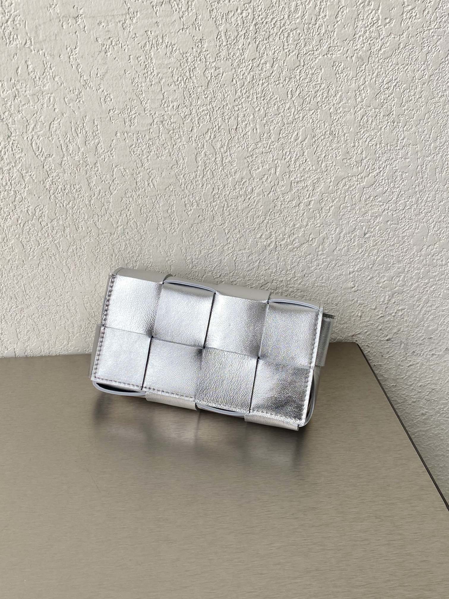 Bottega Veneta Mini Cassette Crossbody Bag Silver. For Women. Women-s Bags 6.9in/17.5cm - Soul Replicas
