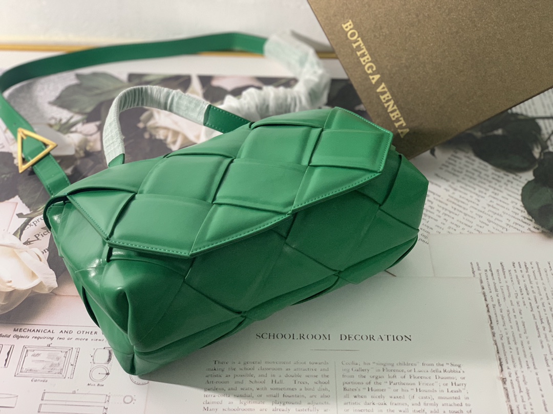 Bottega Veneta Handle Bag Green. For Women. Women-s Bags 11.4in/29cm - Soul Replicas