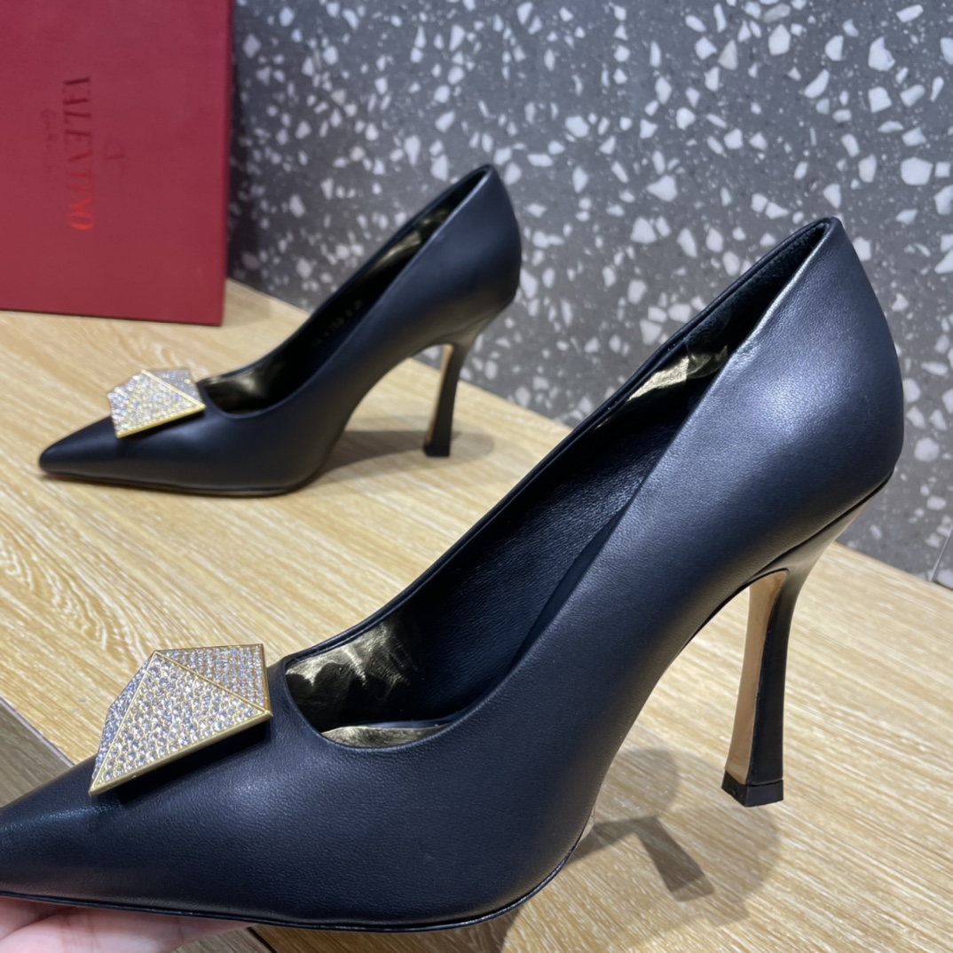 Valentino Garavani One Stud Pump With Maxi Stud Crystals Black For Women WS0FH8XIC_EDM - Soul Replicas