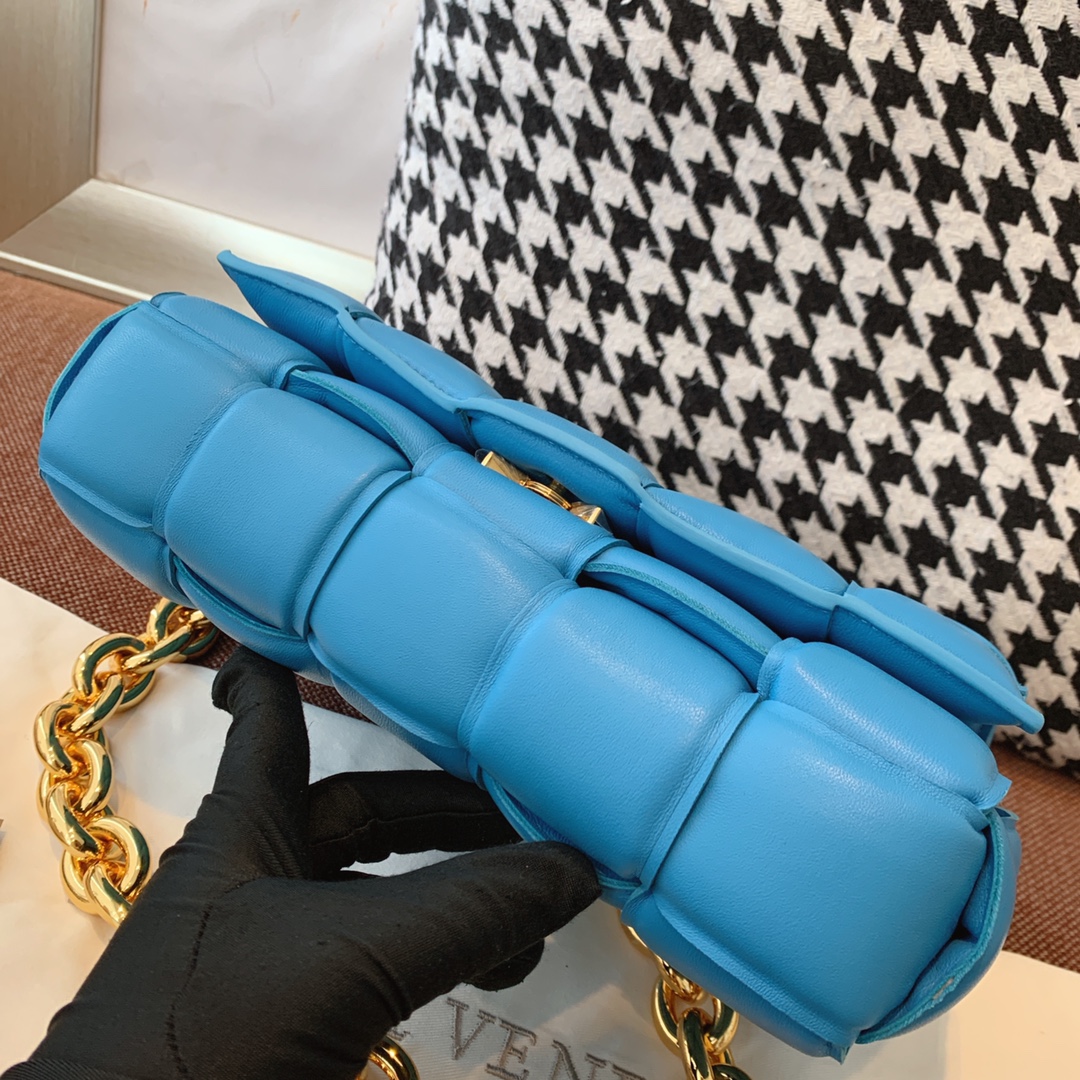 Bottega Veneta Chain Cassette Blue. For Women. Women's Bags 10.2in/26cm - Soul Replicas