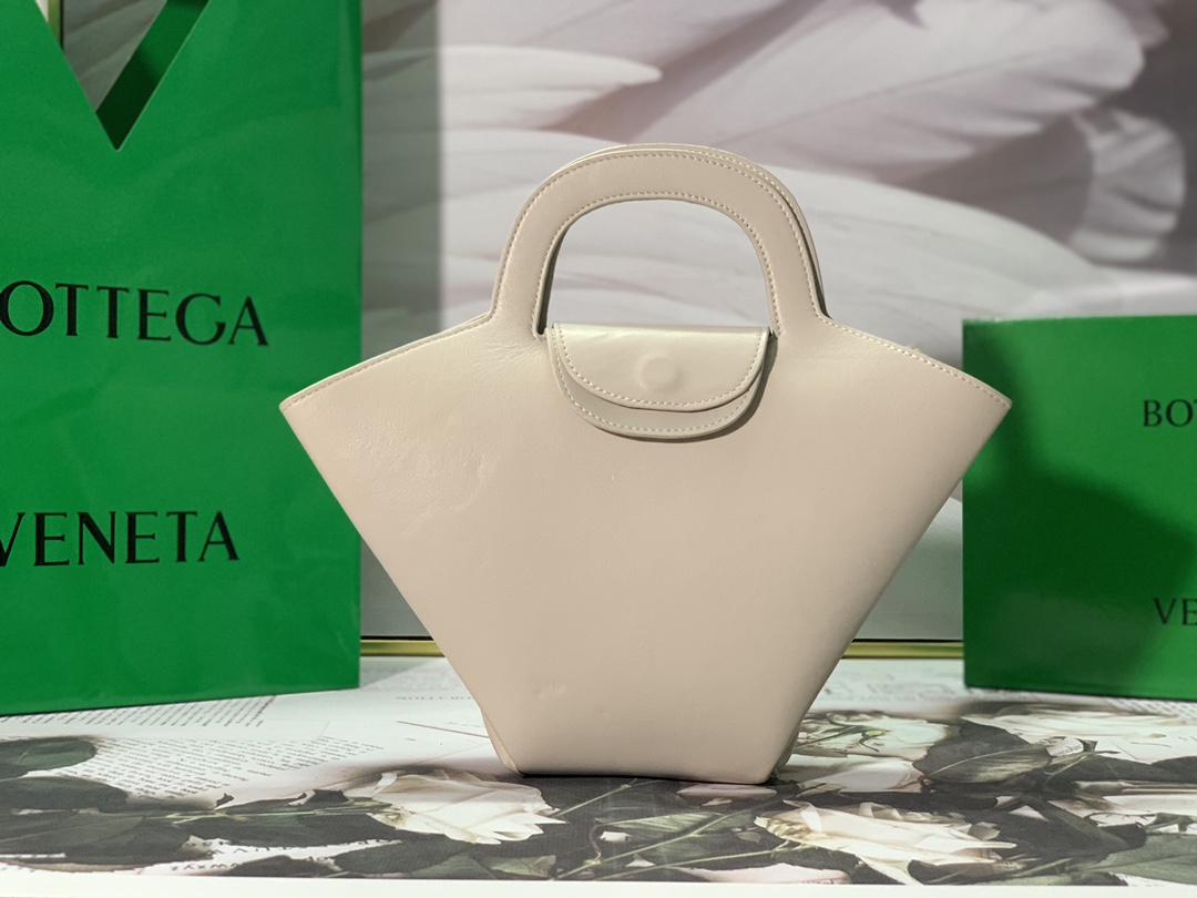 Bottega Veneta Handle Bag White. For Women. Women's Bags 12.6in/32cm - Soul Replicas