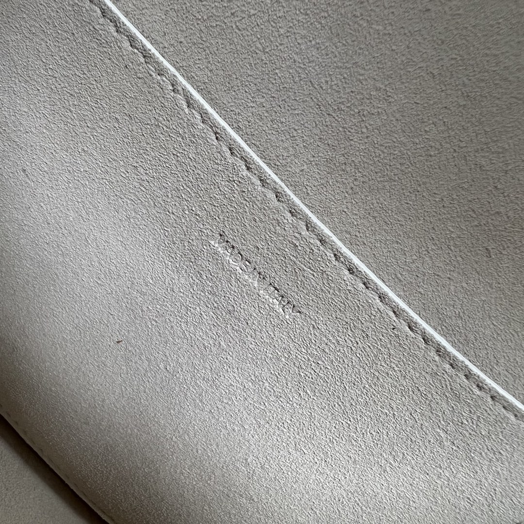 Celine Folco Cuir Triomphe White For Women 7in/19cm 198263DU3.01BC - Soul Replicas