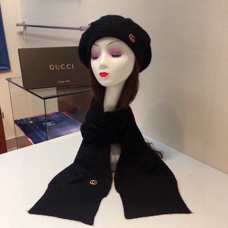 Gucci Beanie & Scarf Set In Black - Soul Replicas