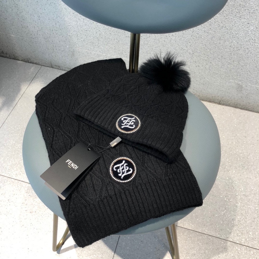 Fendi Beanie & Scarf Set In Black - Soul Replicas