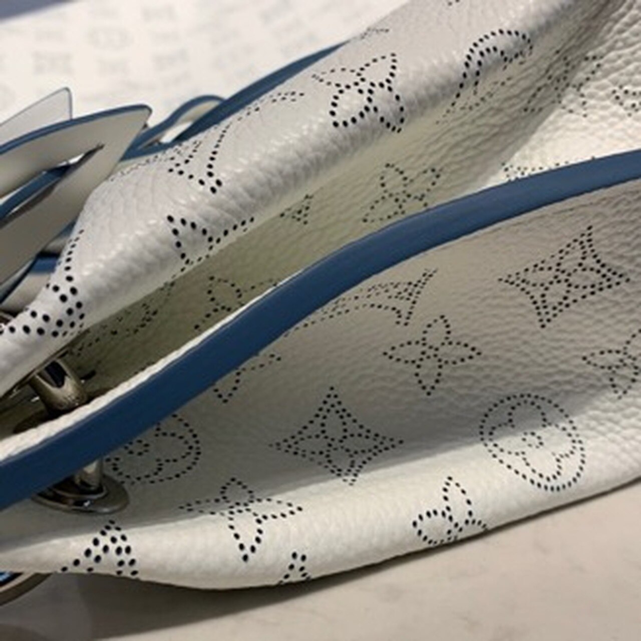 Louis Vuitton Carmel Hobo Bag Ivory For Women. Women-s Handbags. Shoulder Bags 13.8in/40cm LV - Soul Replicas