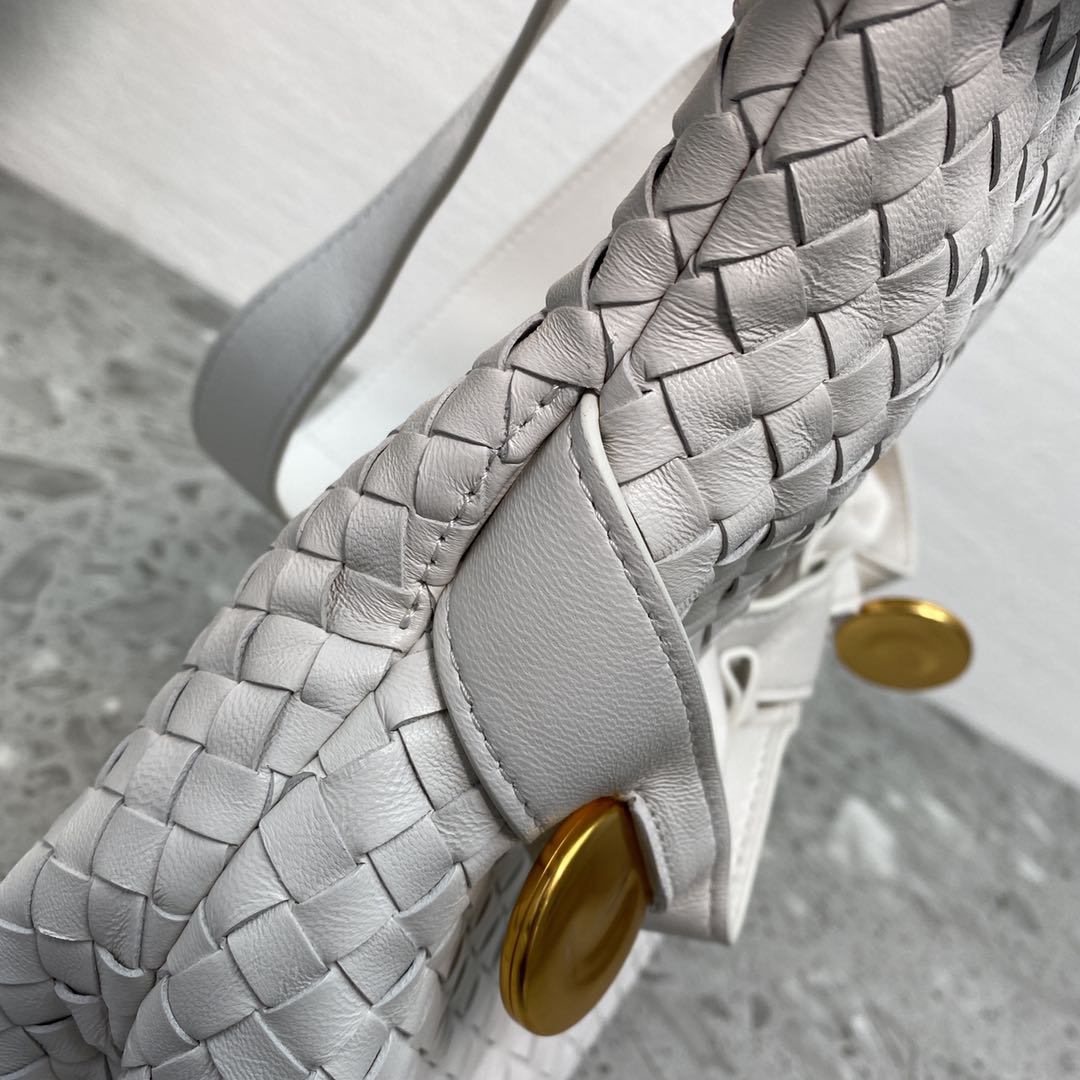 Bottega Veneta Intrecciato Shoulder Bag White. For Women. Women's Bags 10.2in/26cm - Soul Replicas