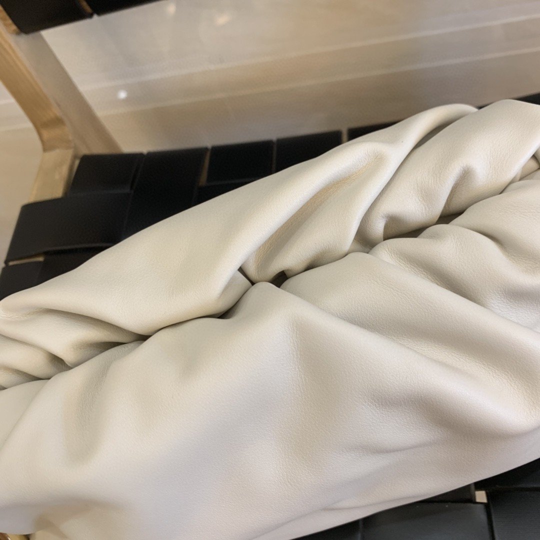 Bottega Veneta Chain Pouch For Women 12.2in/31cm In White - Soul Replicas