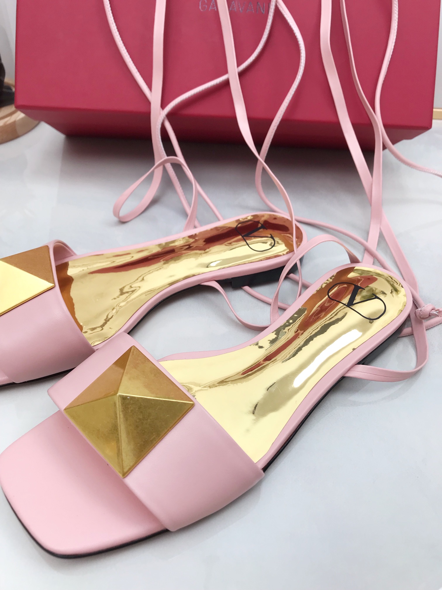 Valentino Garavani One Stud Gladiator Flat Sandals Light Pink For Women WS0EK9CYI - Soul Replicas