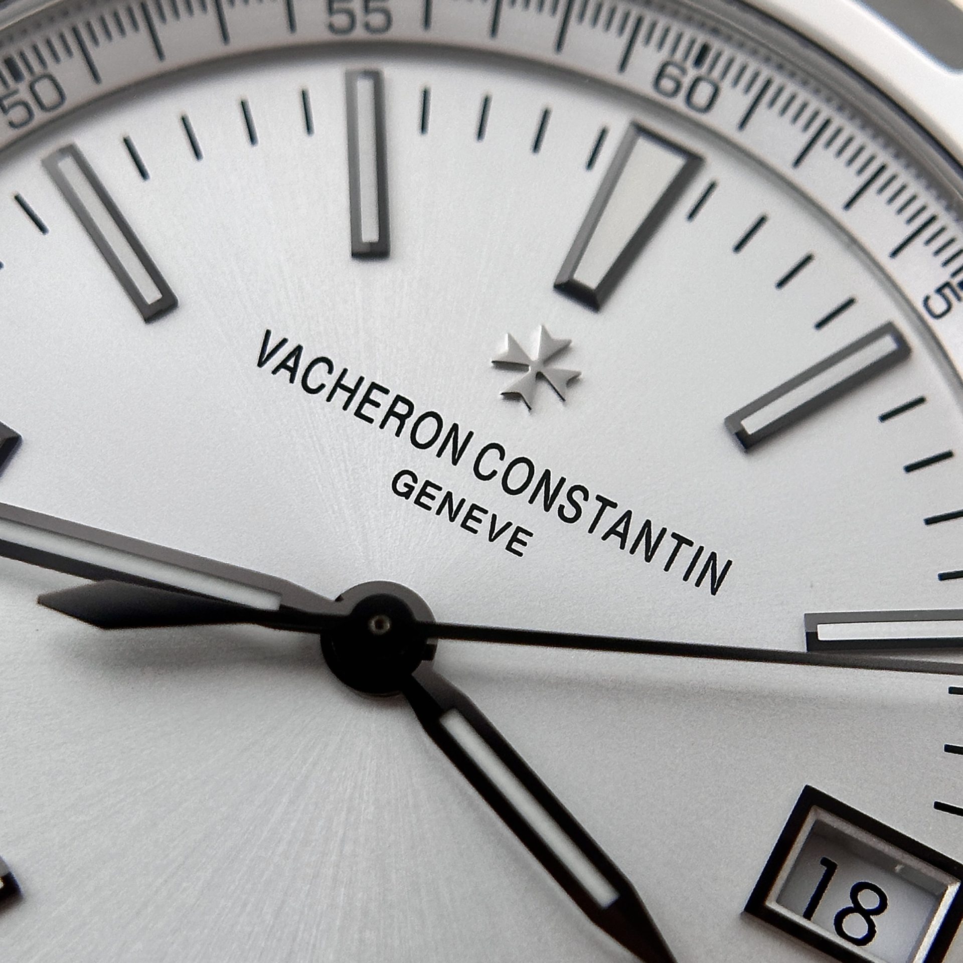 Vacheron Constantin Overseas 4500V Replica Watch Silver Dial 41mm - Soul Replicas