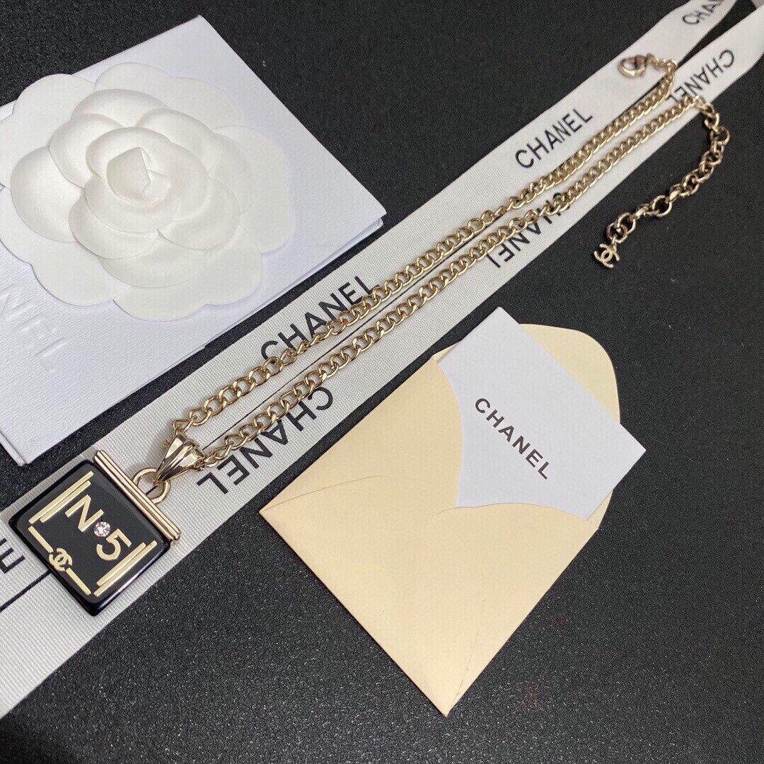 ChanelN5 Necklace - Soul Replicas