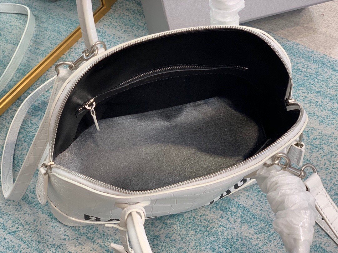 Balenciaga Ville XXS Handbag In White. For Women. Women-s Bags 8.6in/22cm - Soul Replicas