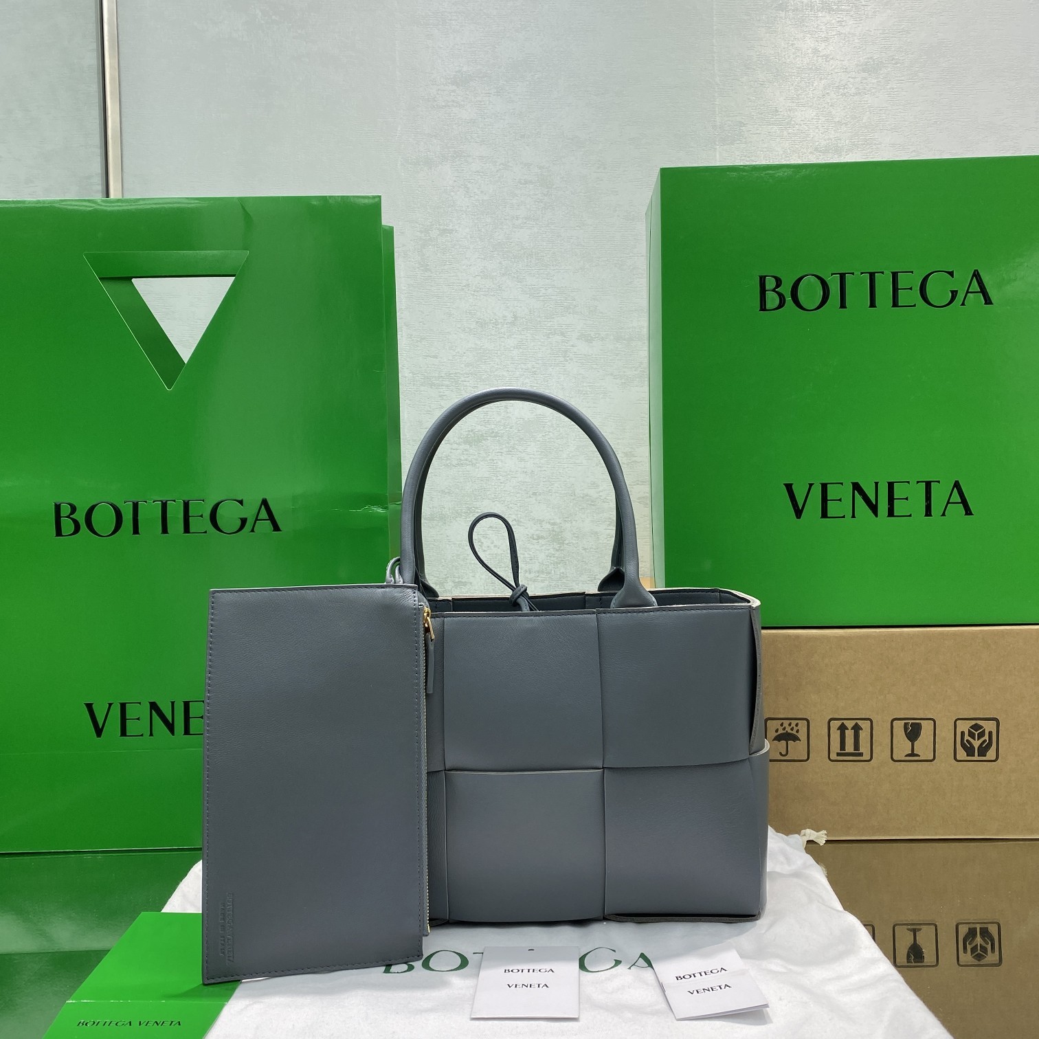 Bottega Veneta Small Arco Tote Bag Gray. For Women. Women-s Bags 14.2in/36cm - Soul Replicas