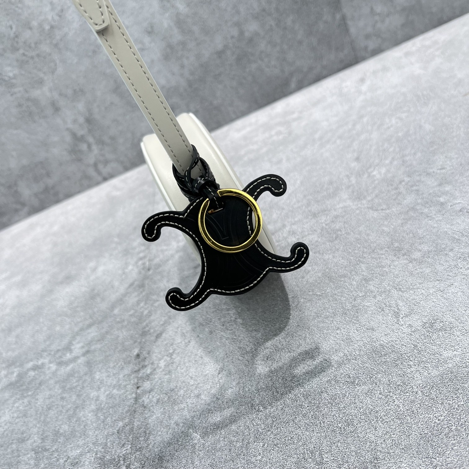 Celine Crossbody Oval Purse Cuir Triomphe White For Women 6in/16cm - Soul Replicas