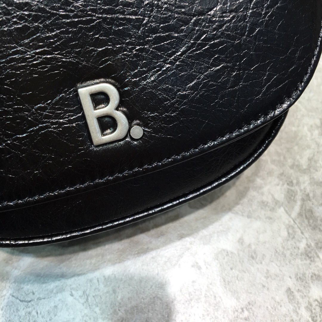Balenciaga Leader Soft Round Cross Bag In Black. For Women. Women-s Bags 6.3in/16cm - Soul Replicas