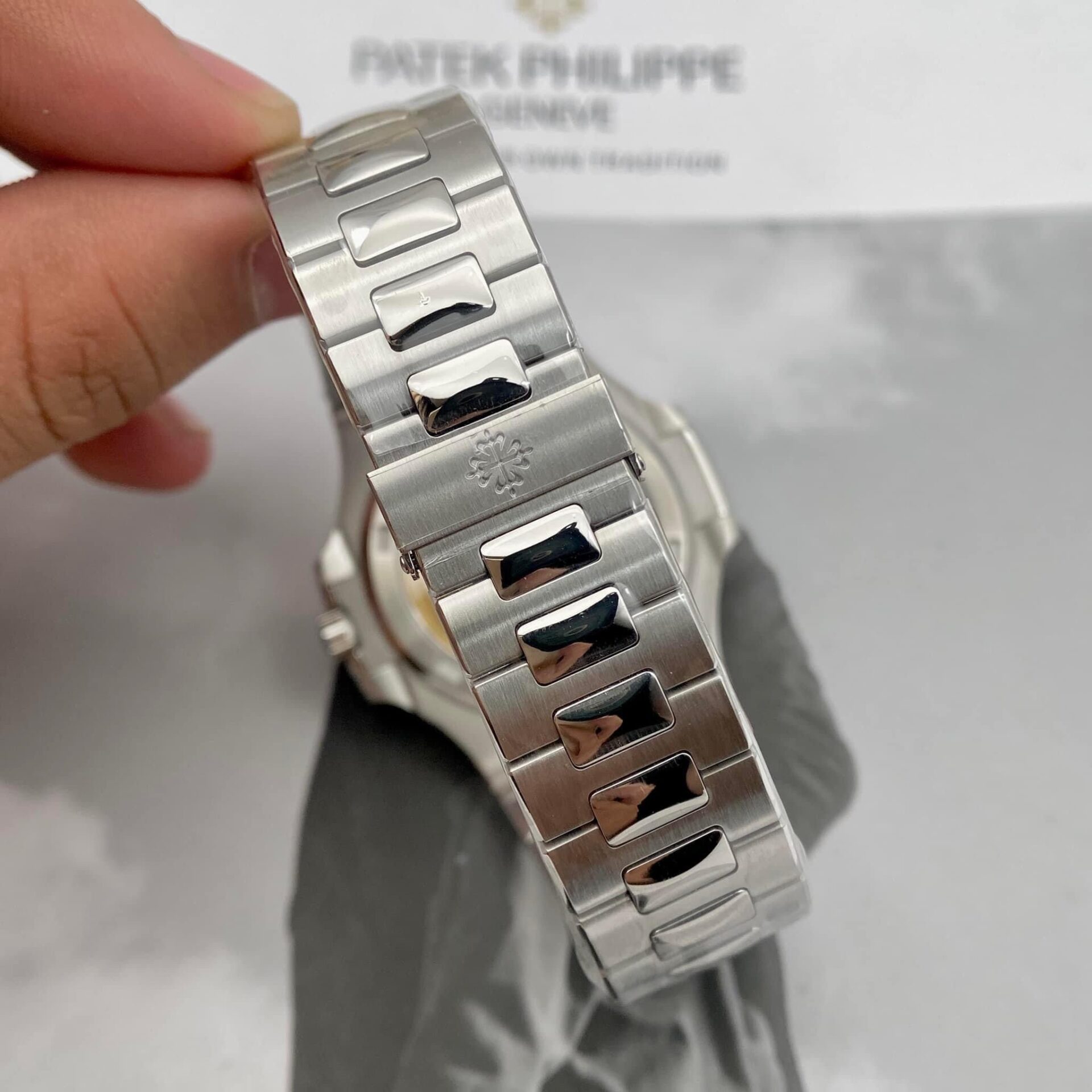Patek Philippe Nautilus 5711 White Dial Replica Watch 3K Factory 40mm - Soul Replicas