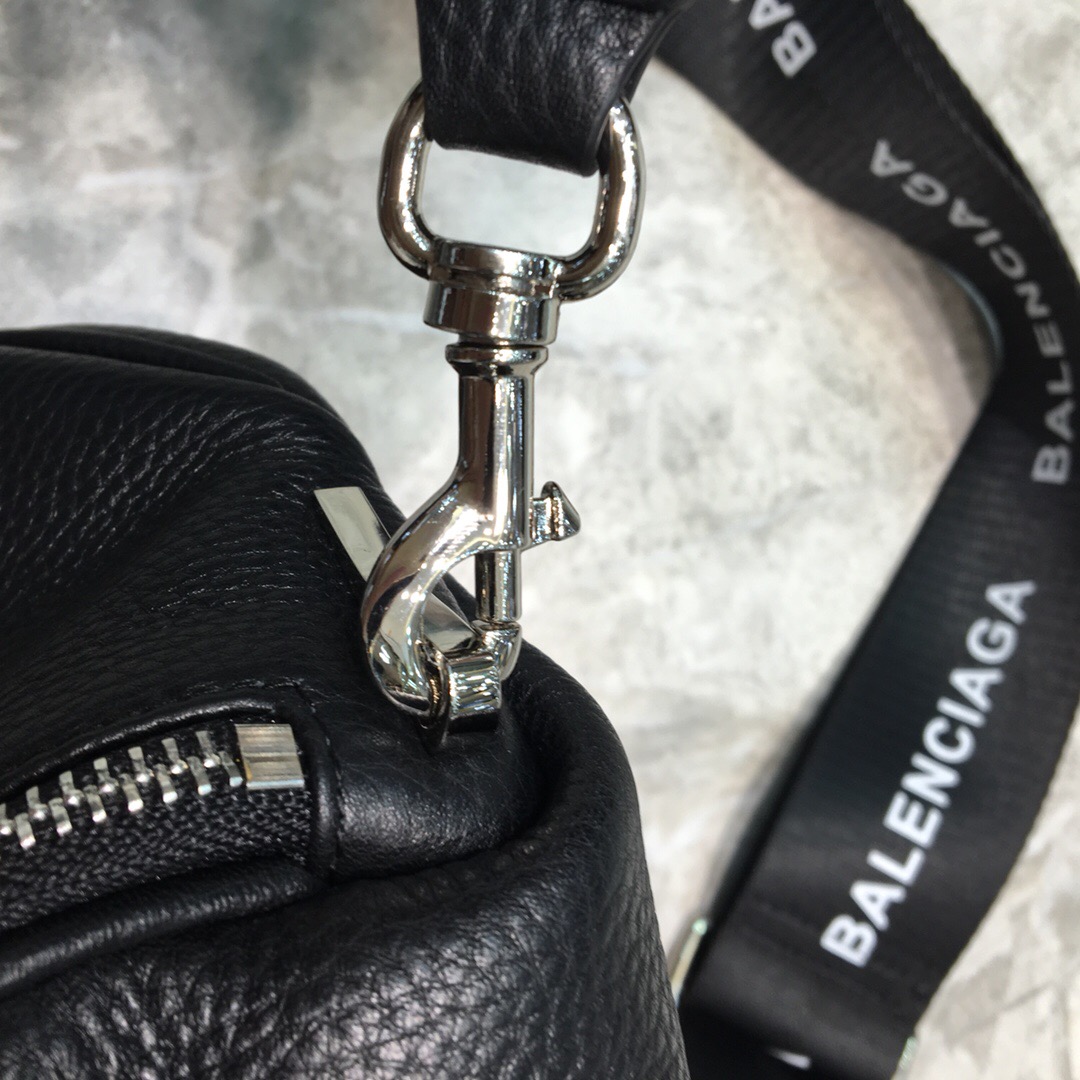 Balenciaga Sling Bag In Black. For Women. Women-s Bags 9.1in/23cm - Soul Replicas