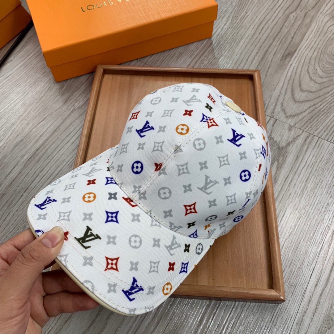 Louis Vuitton Be My Cap In White - Soul Replicas
