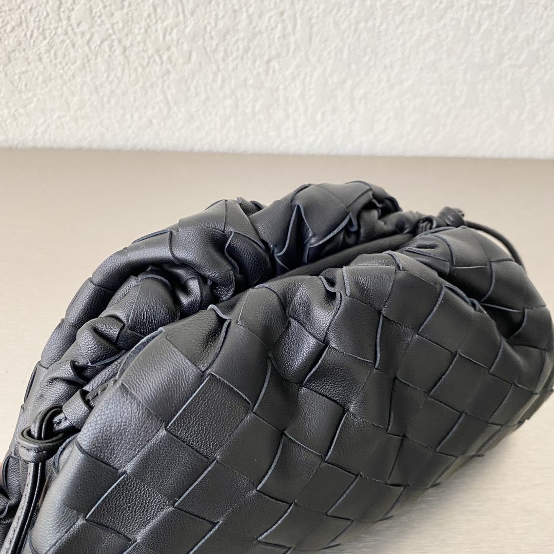 Bottega Veneta Mini Pouch Black. For Women. Women-s Bags 8.6in/22cm 585852VCPP18803 - Soul Replicas