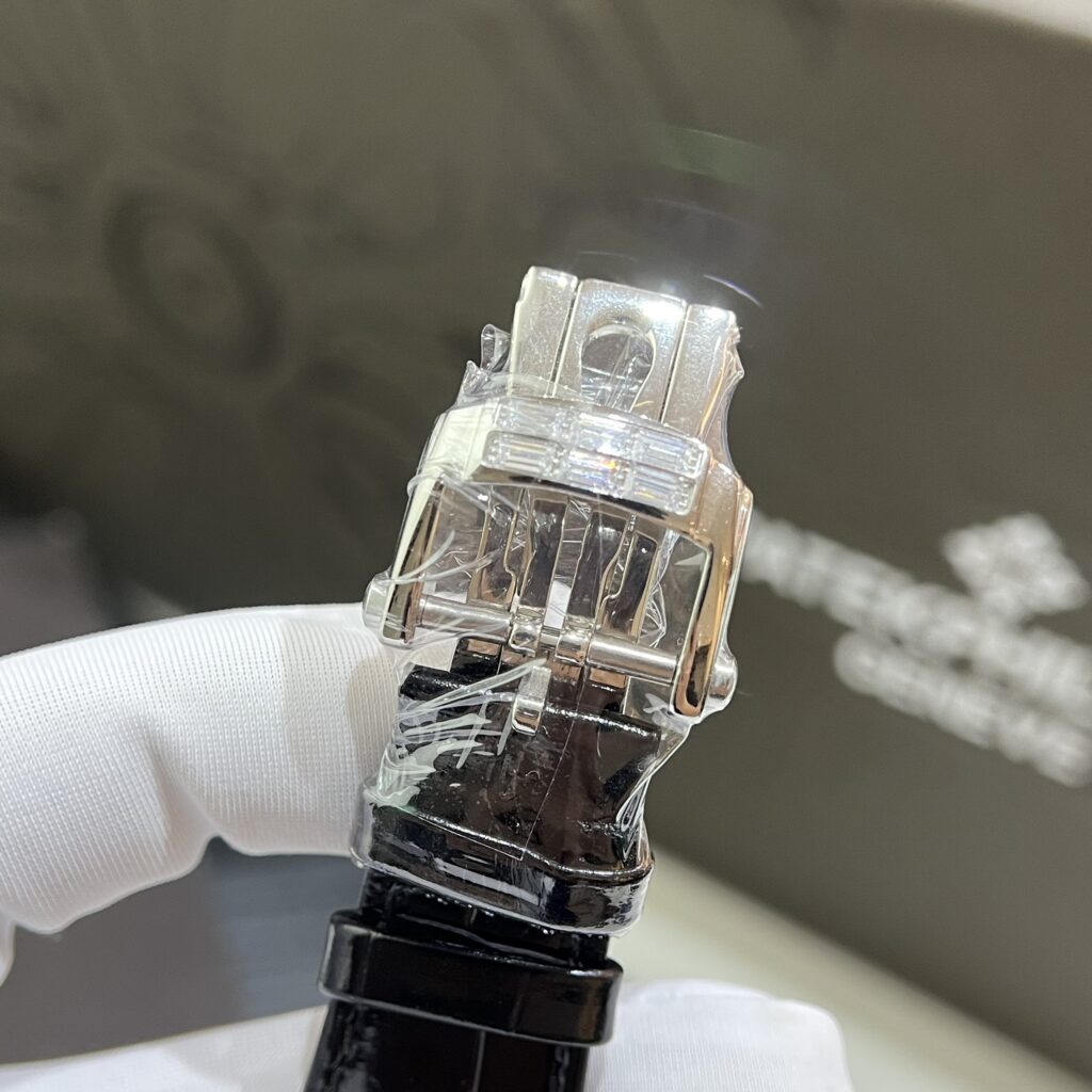 Patek Philippe Replica Watch Nautilus 5724G Blue Dial Leather Strap 40mm - Soul Replicas