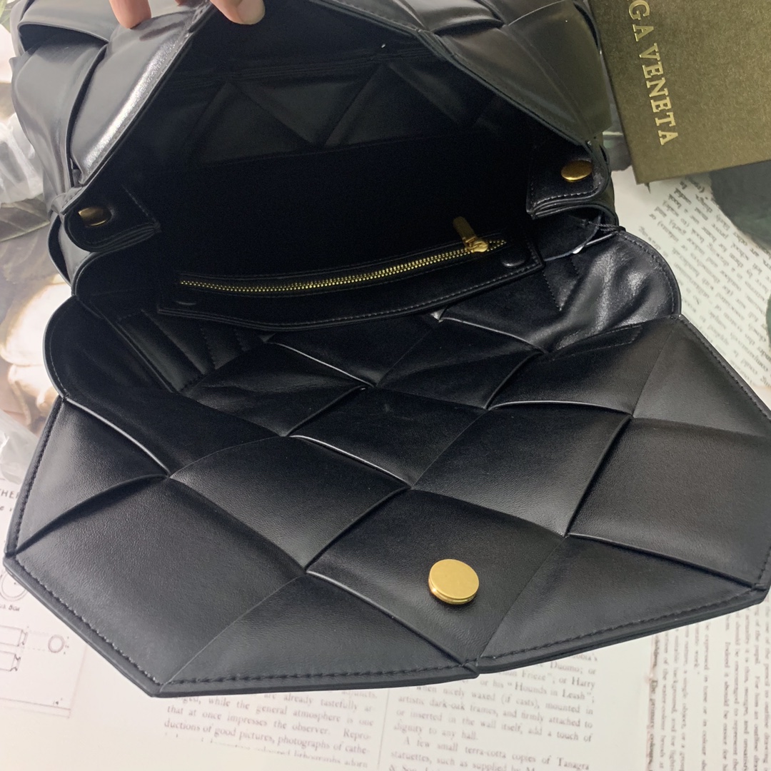 Bottega Veneta Handle Bag Black. For Women. Women-s Bags 11.4in/29cm - Soul Replicas