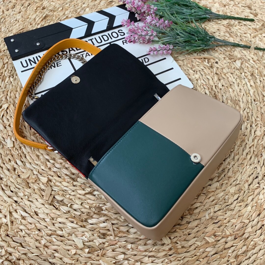 Burberry Horseferry Print Quilted Small Lola Bag Monogram Red And Orange For Women. Women-s Bags 9in/23cm - Soul Replicas