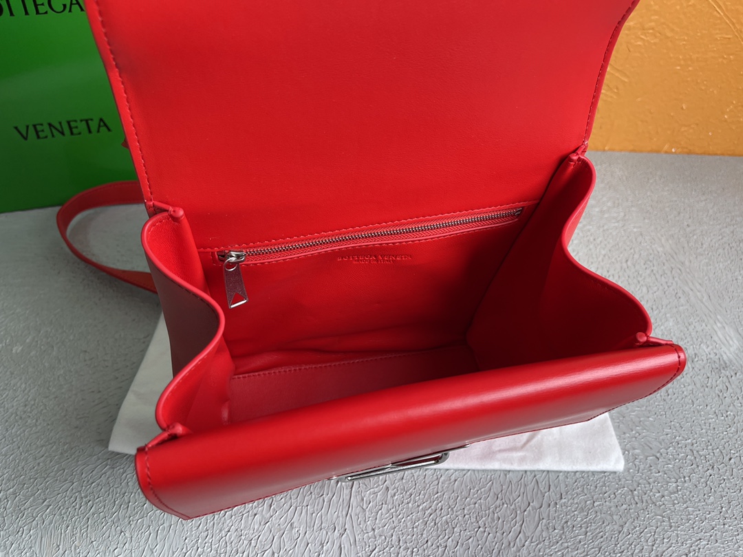 Bottega Veneta Clip Bag Red. For Women. Women's Bags 9in/23cm - Soul Replicas