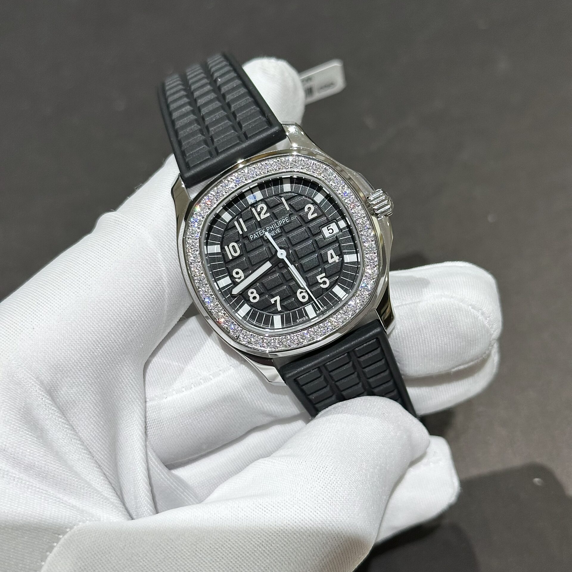 Patek Philippe Aquanaut 5067A Replica Watch Moissanite Diamond Black 35.6mm - Soul Replicas