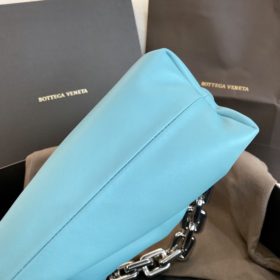 Bottega Veneta Chain Pouch Red. For Women. Women's Bags 12.2in/31cm - Soul Replicas