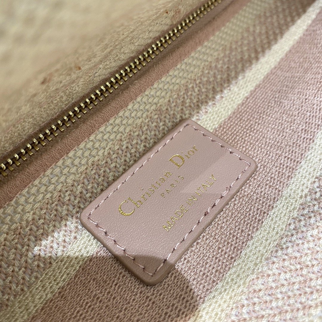 Christian Dior Medium Lady D-Lite Bag Rose Des Vents Toile de Jouy Embroidery. Pink. For Women Women-s Handbags. 24cm CD M0565OTDT_M912 - Soul Replicas
