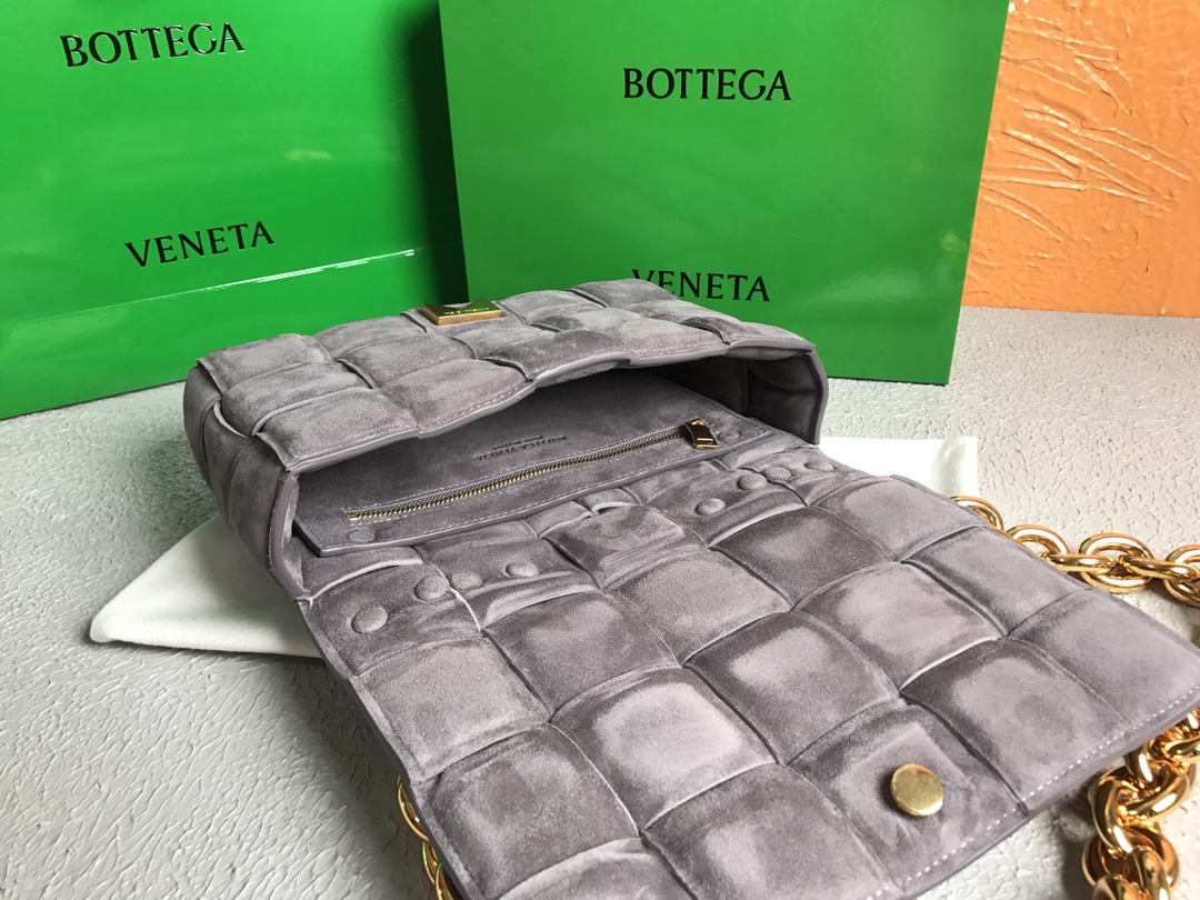 Bottega Veneta Chain Cassette Gray. For Women. Women's Bags 10.2in/26cm - Soul Replicas