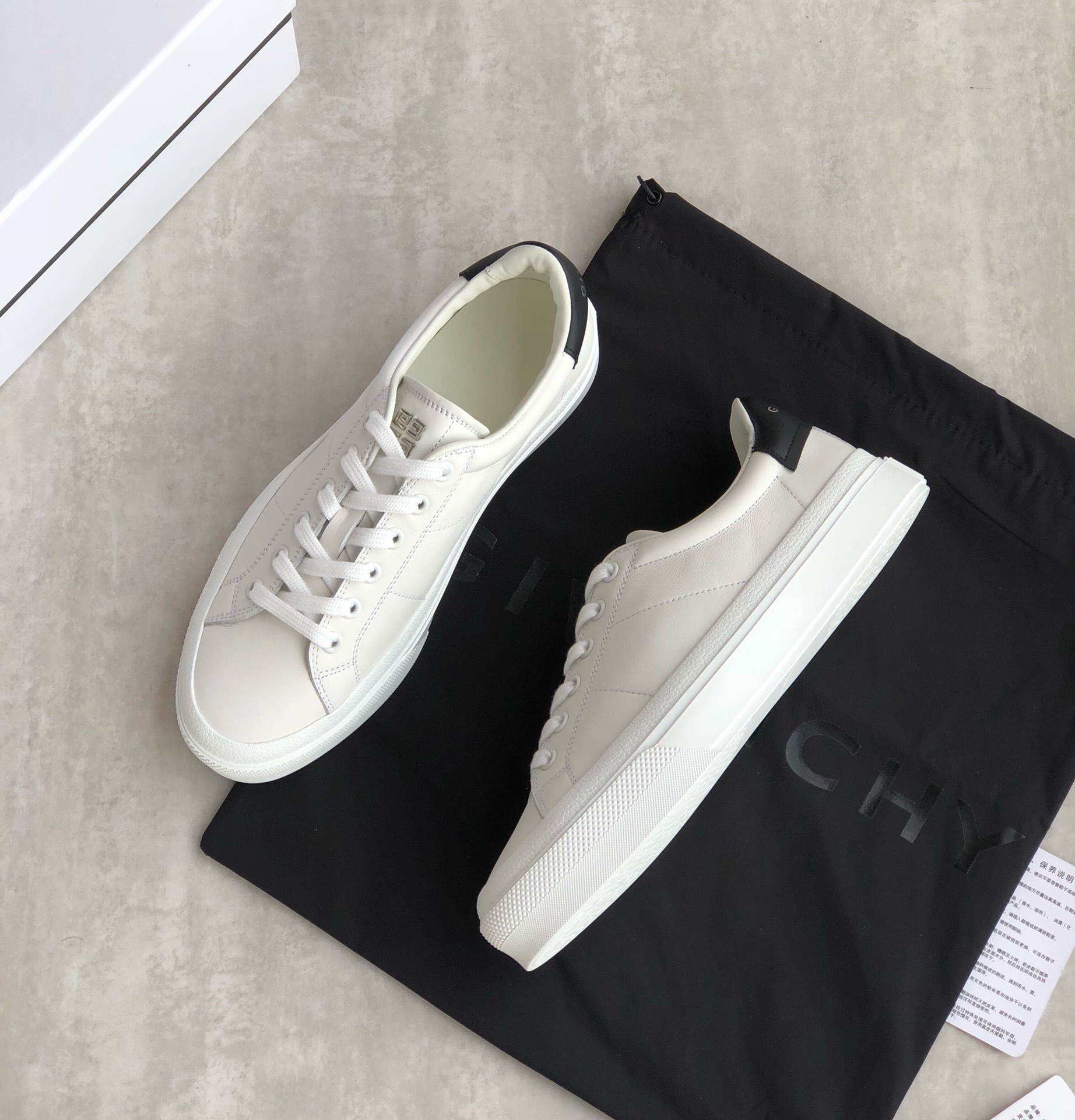 Givenchy City Sport Two-Tone Sneakers Black And White For Men GVC BH005VH118-131 - Soul Replicas