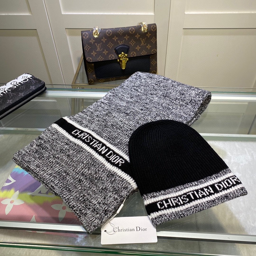 Dior Pompom Beanie & Scarf Set In Grey - Soul Replicas