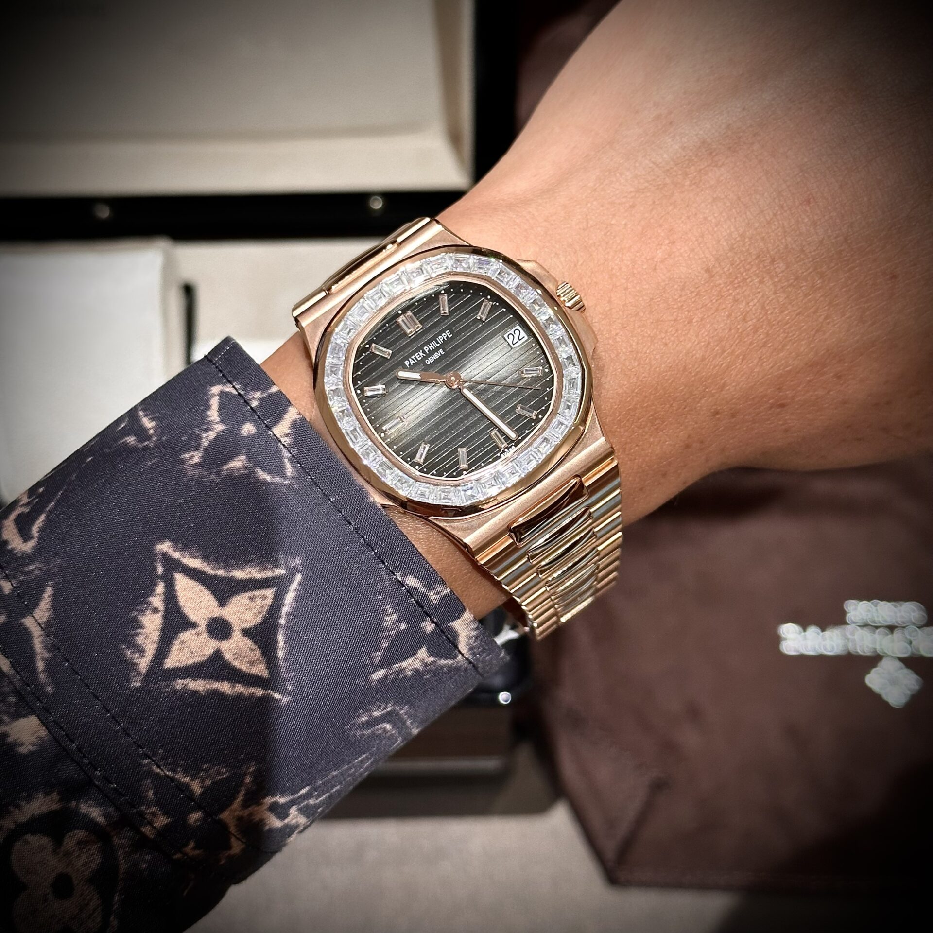 Patek Philippe Replica Watch Nautilus 5723 Gold Wrapped Moissanite Diamonds 40mm - Soul Replicas