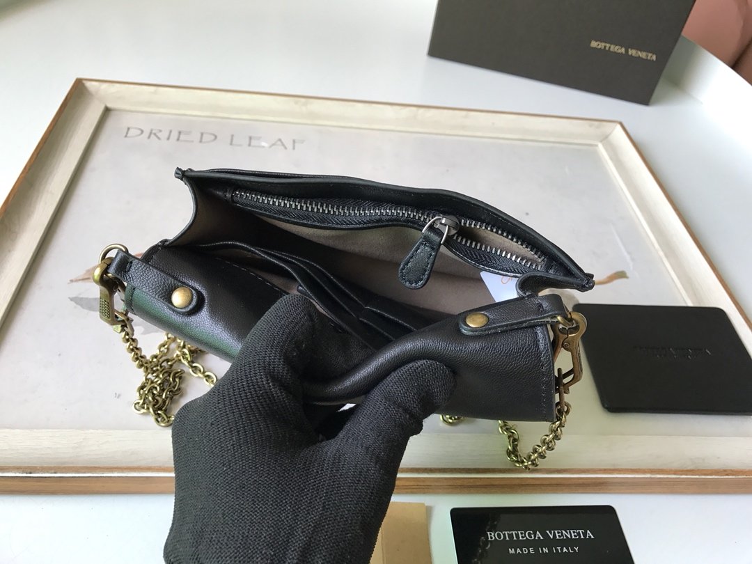 Bottega Veneta Crossbody Black. For Women. Women-s Bags 6.9in/17.5cm - Soul Replicas