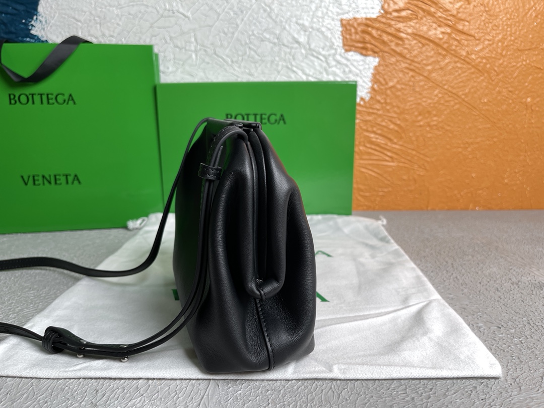 Bottega Veneta Point Black. For Women. Women's Bags 8.6in/22cm 658476VCP401229 - Soul Replicas