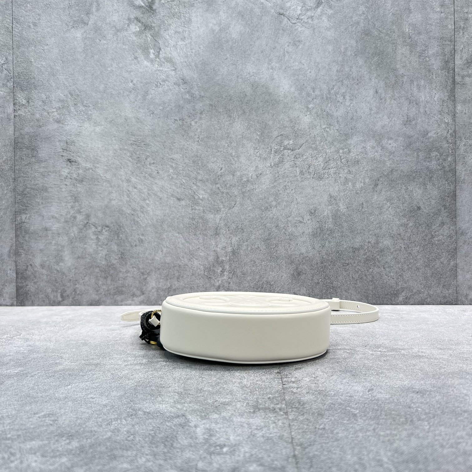 Celine Crossbody Oval Purse Cuir Triomphe White For Women 6in/16cm - Soul Replicas