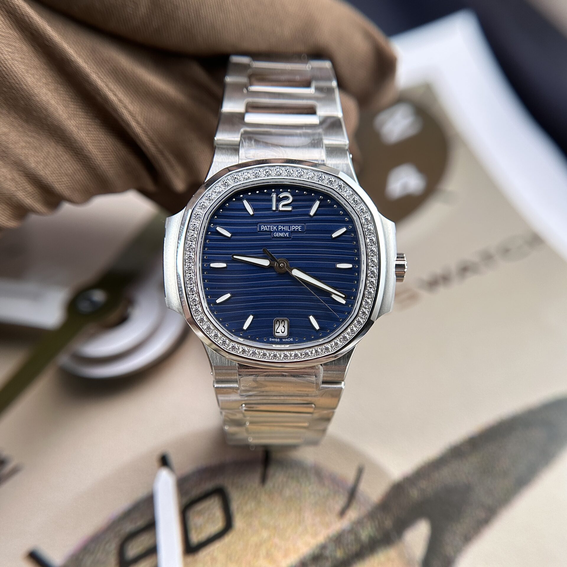 Patek Philippe Nautilus 7118 Replica Watch Blue Dial Stone Bezel 35.2mm - Soul Replicas