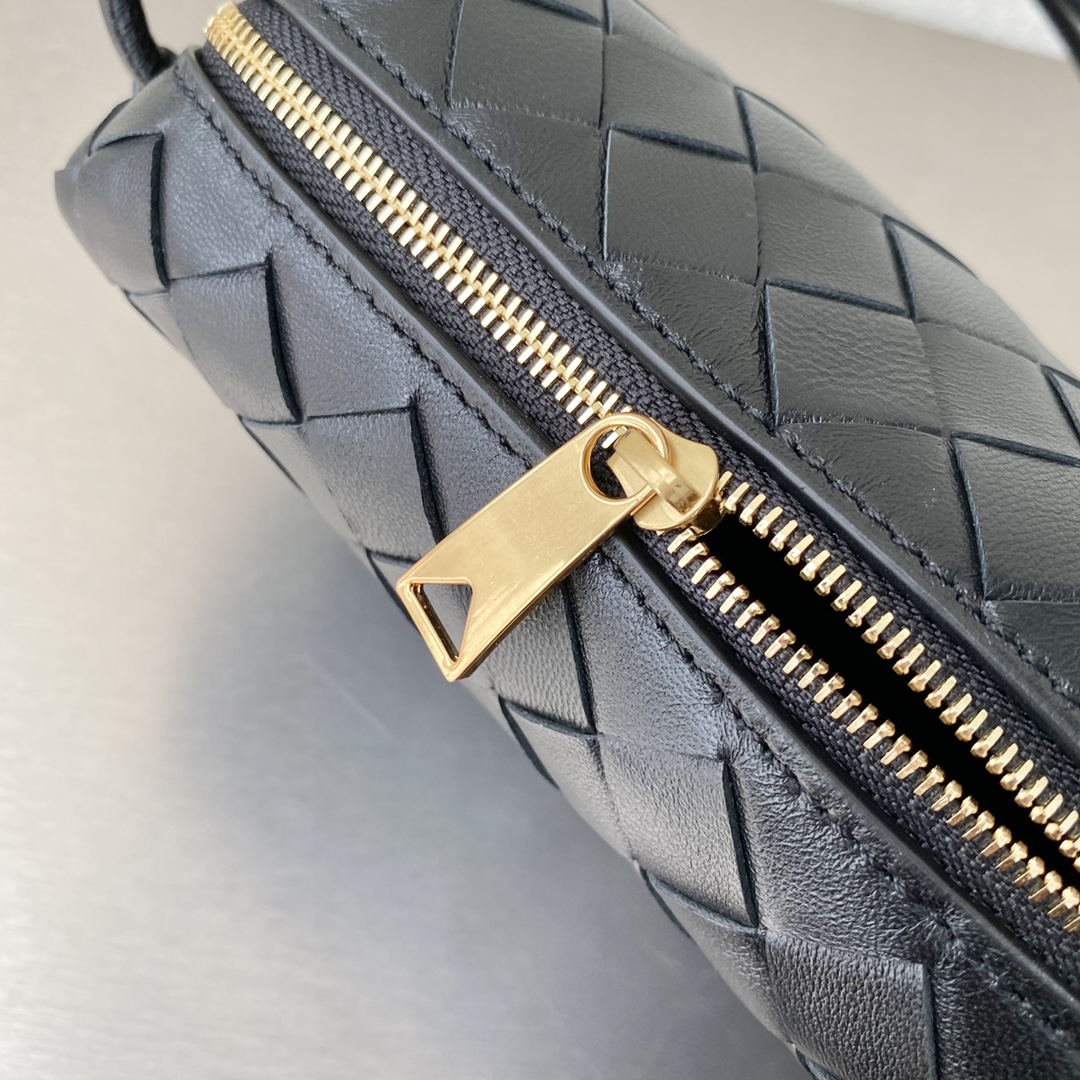 Bottega Veneta Mini Loop Camera Bag Black. For Women. Women's Bags 6.7in/17cm 680254V1G118425 - Soul Replicas