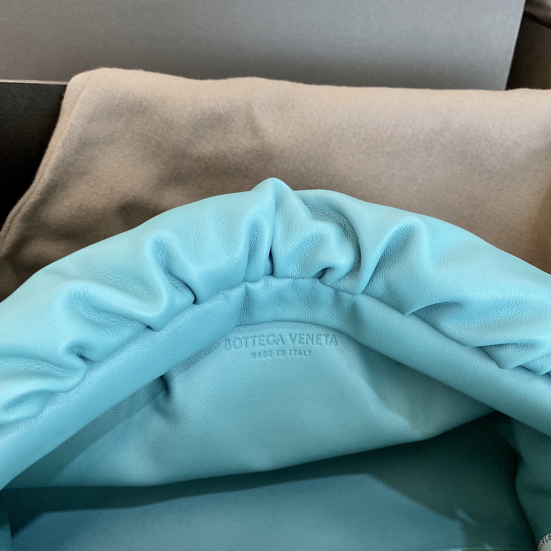 Bottega Veneta Chain Pouch Red. For Women. Women's Bags 12.2in/31cm - Soul Replicas