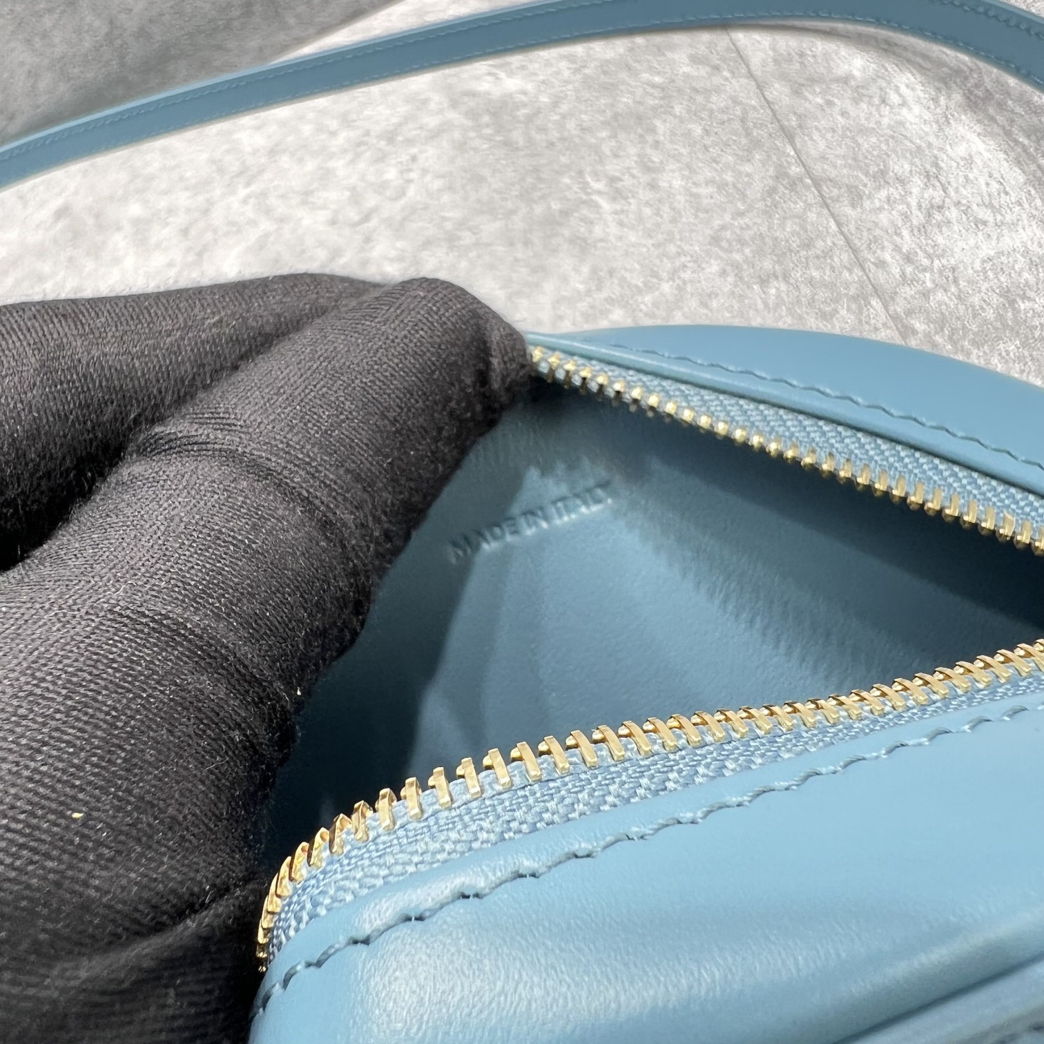 Celine Crossbody Oval Purse Cuir Triomphe Blue For Women 6in/16cm 10I703DPQ.07DD - Soul Replicas