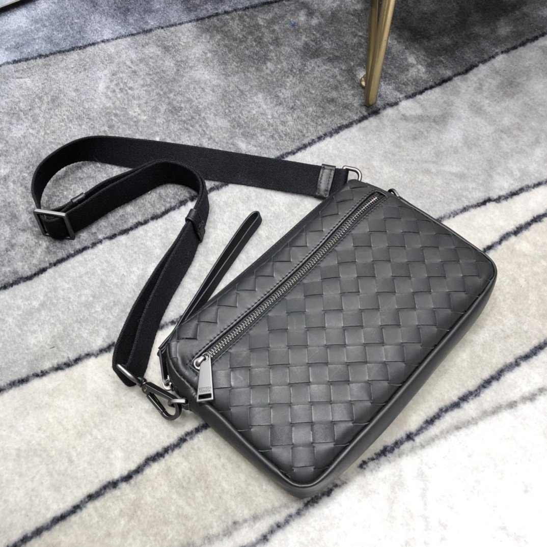 Bottega Veneta Classic Intrecciato Black. For Women. Women's Bags 9.6in/24.5cm - Soul Replicas