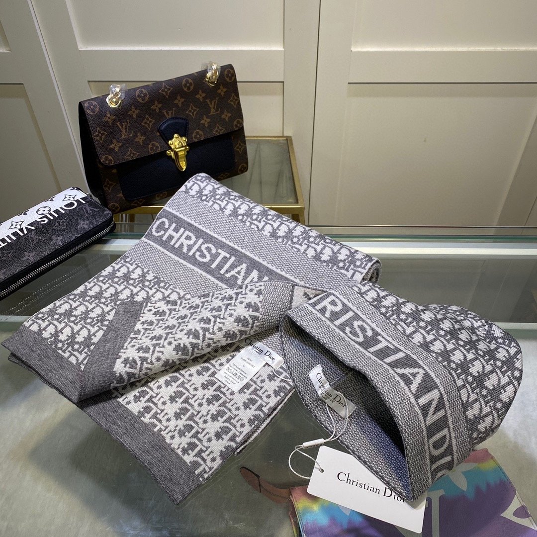 Dior Pompom Beanie & Scarf Set In Grey - Soul Replicas