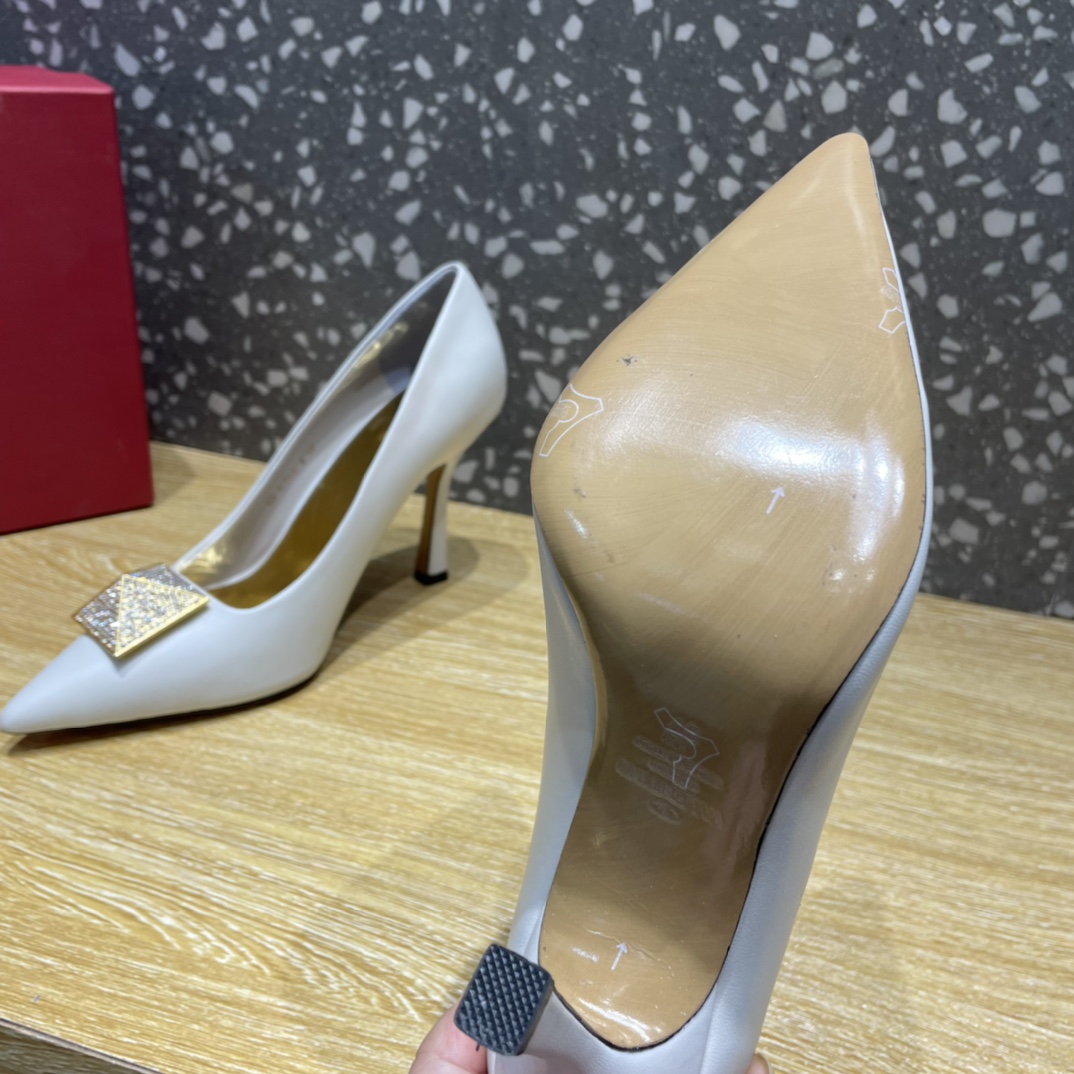 Valentino Garavani One Stud Pump With Maxi Stud Crystals White For Women WS0FH8XIC - Soul Replicas