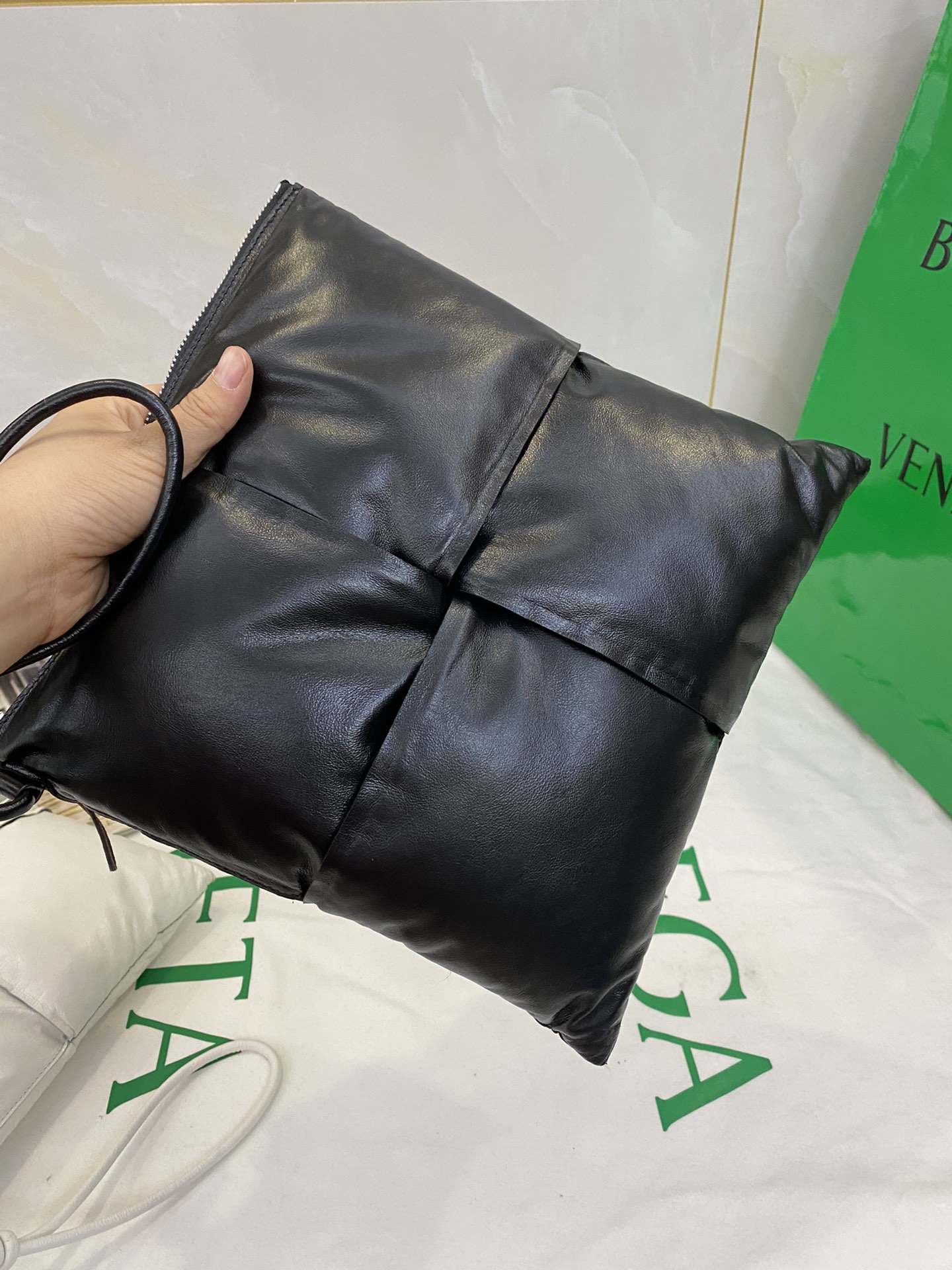 Bottega Veneta Clutch Black. For Women. Women-s Bags 11in/28cm - Soul Replicas