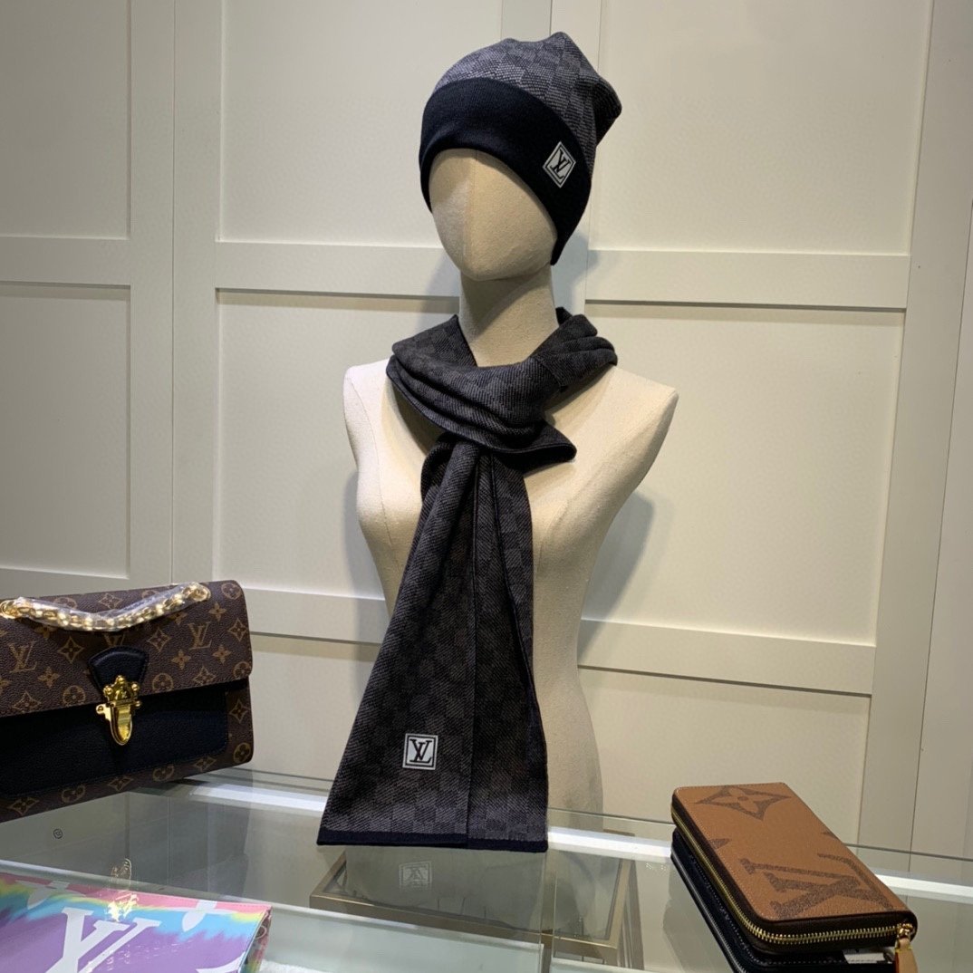 Louis Vuitton Beanie & Scarf Set In Black - Soul Replicas