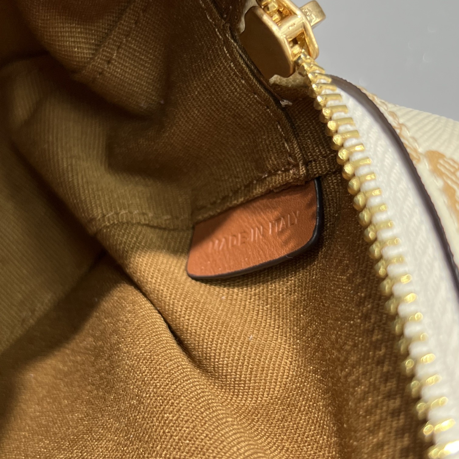 Celine Medium Celine Heart In Triomphe Canvas White For Women 6in/14.5cm 198222BZJ.01BC - Soul Replicas