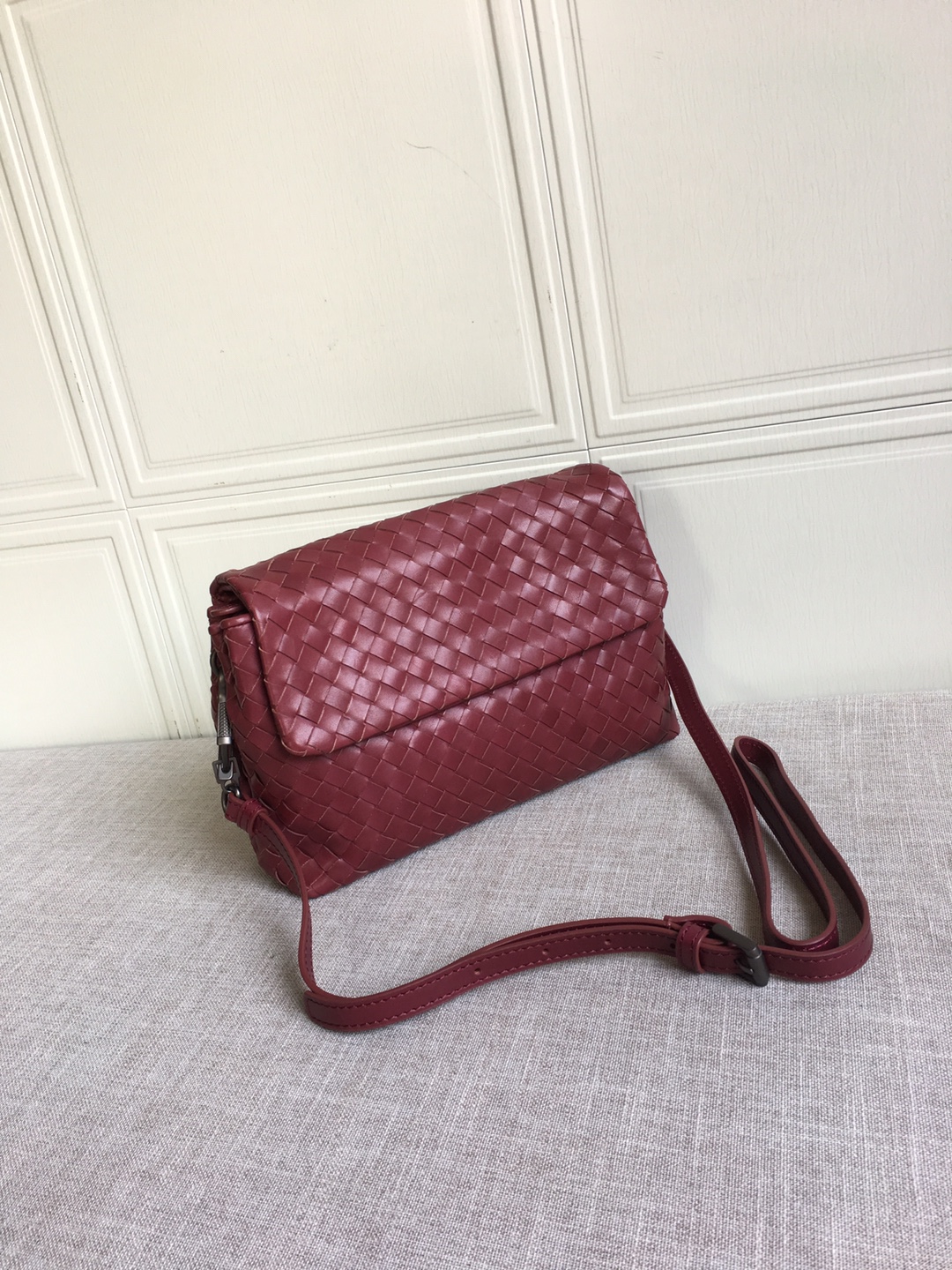 Bottega Veneta Classic Intrecciato Red. For Women. Women's Bags 8.9in/22.5cm - Soul Replicas