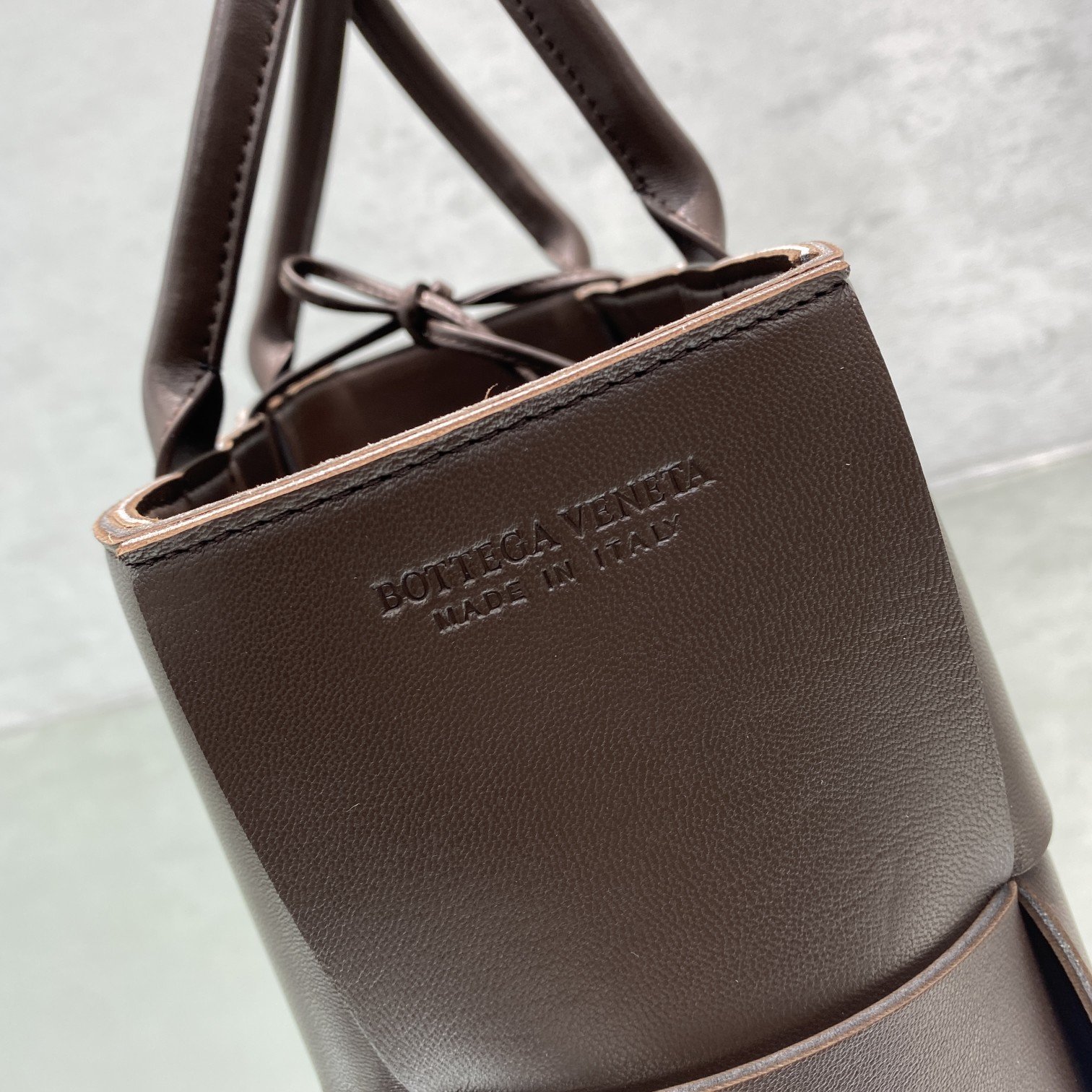 Bottega Veneta Small Arco Tote Bag Dark Brown. For Women. Women-s Bags 14.2in/36cm - Soul Replicas